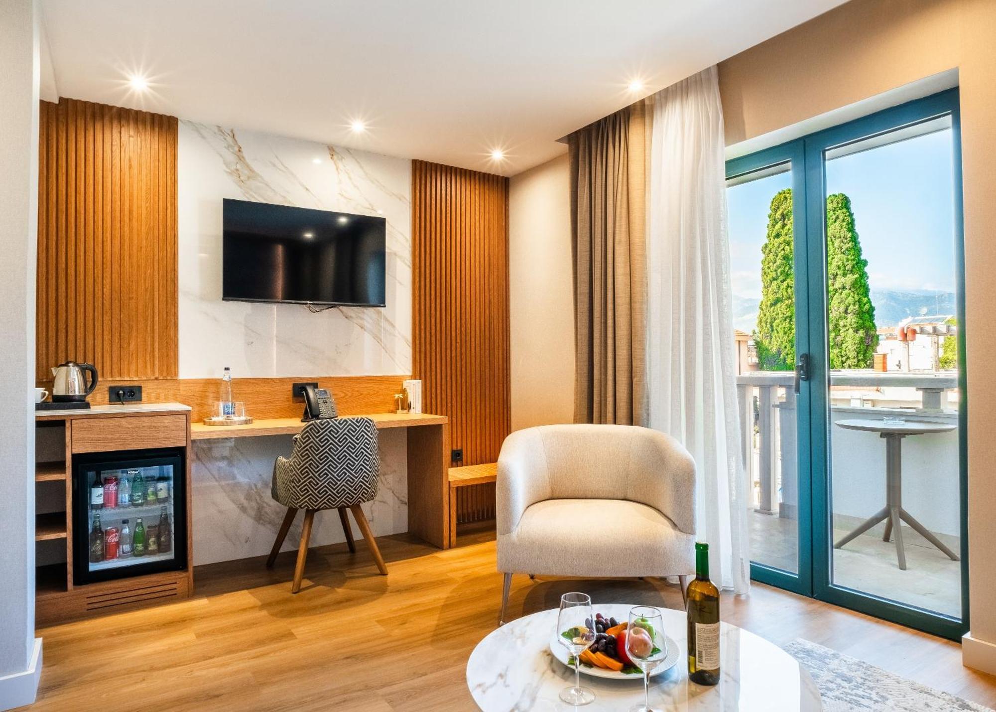 Boutique Hotel Villa Royal Tivat Exterior photo